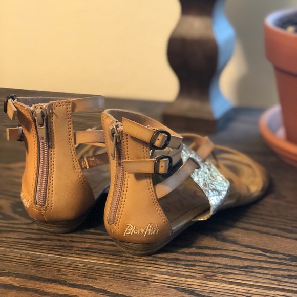 Sandals - Picture 2 of 2